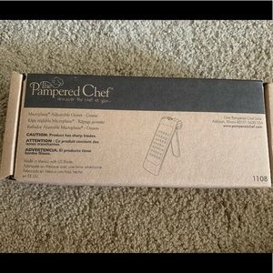 Pampered chef coarse grater NEW